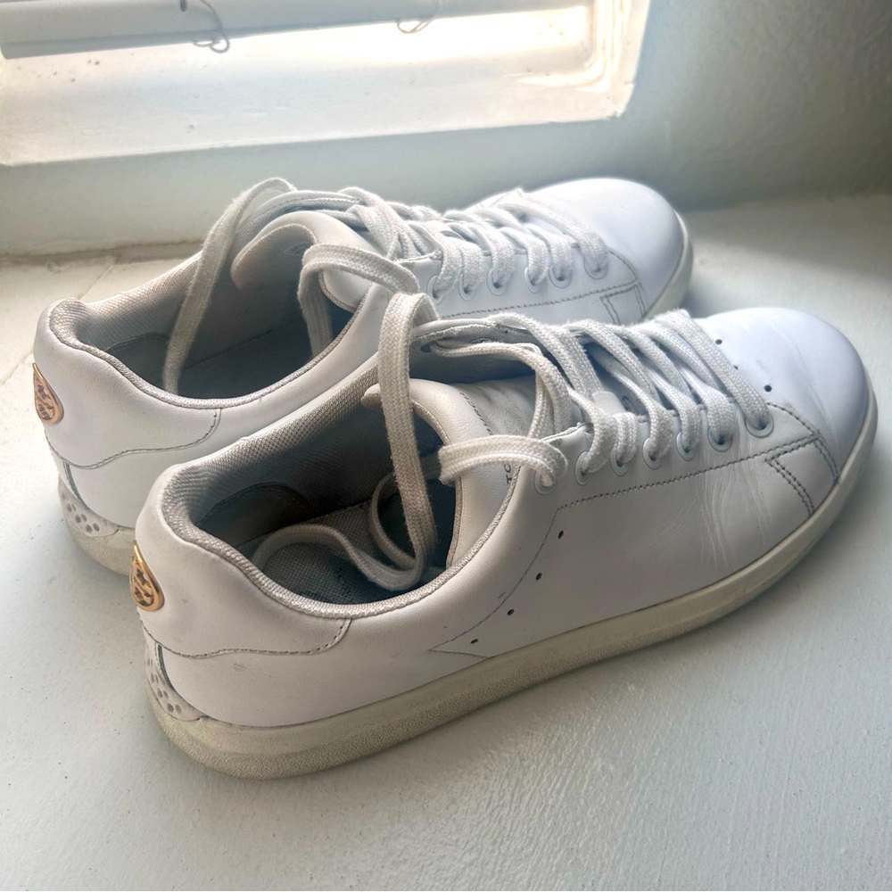 Tory Burch Sneakers in White with gold logo